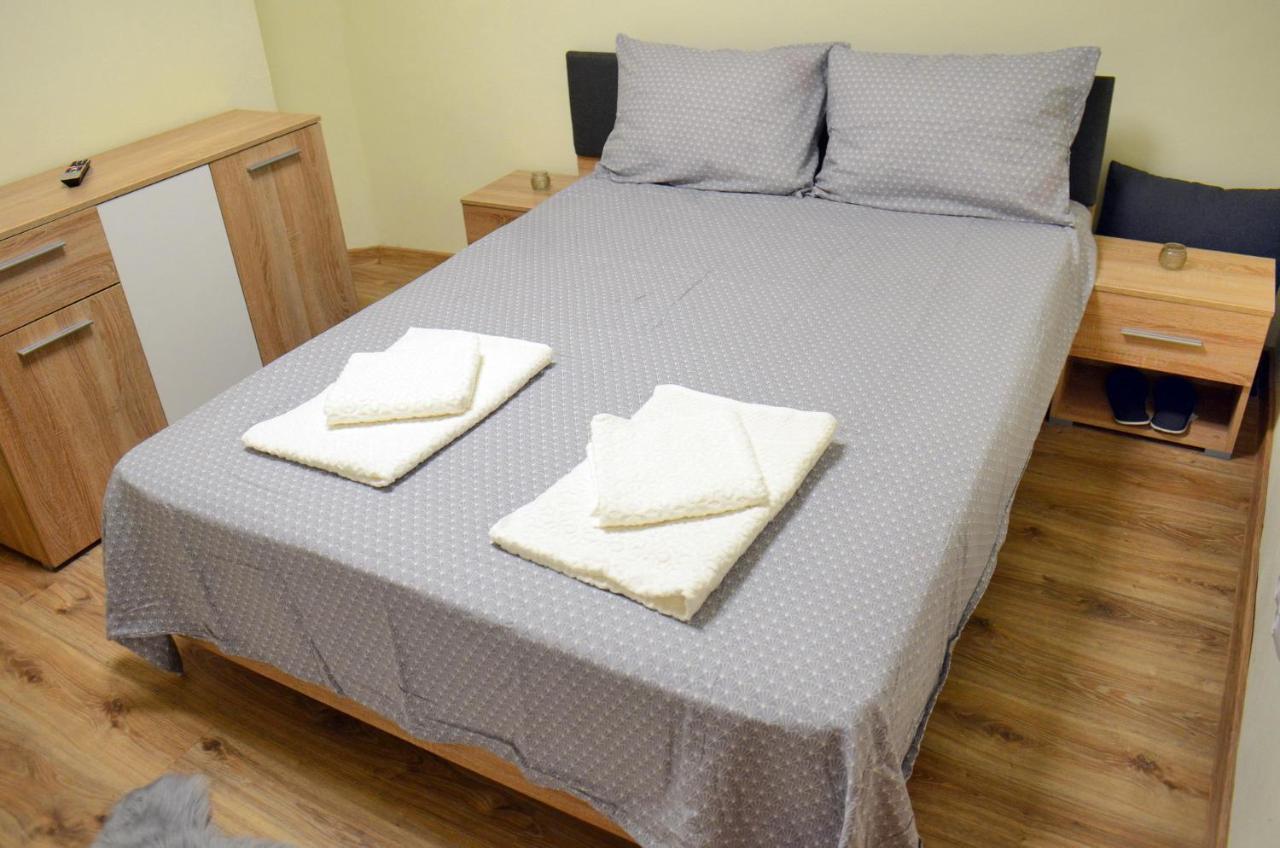 Private Apartment In The City Centre. Oradea Exterior photo